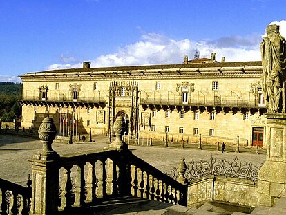 Parador de Santiago de Compostela, Fly drive Noord-Portugal & Galicië